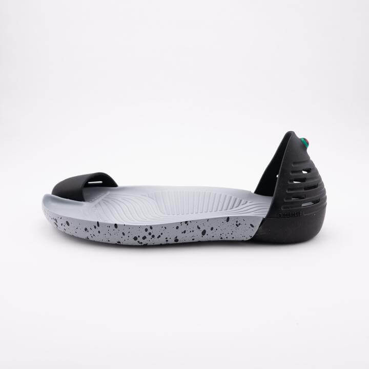 iguaneye-toe-shoes-BG